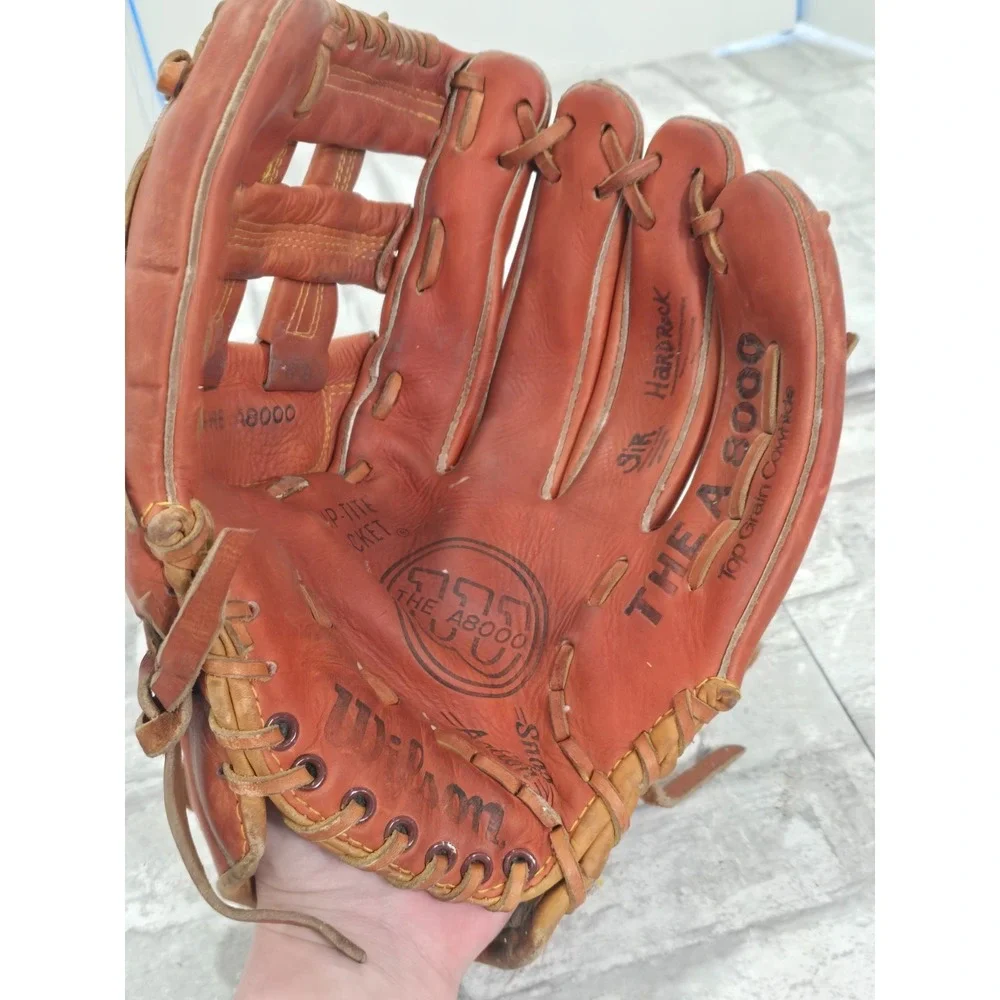 Wilson The A8000 Professional Series Baseball Glove RHT Big Scoop, Left Hand